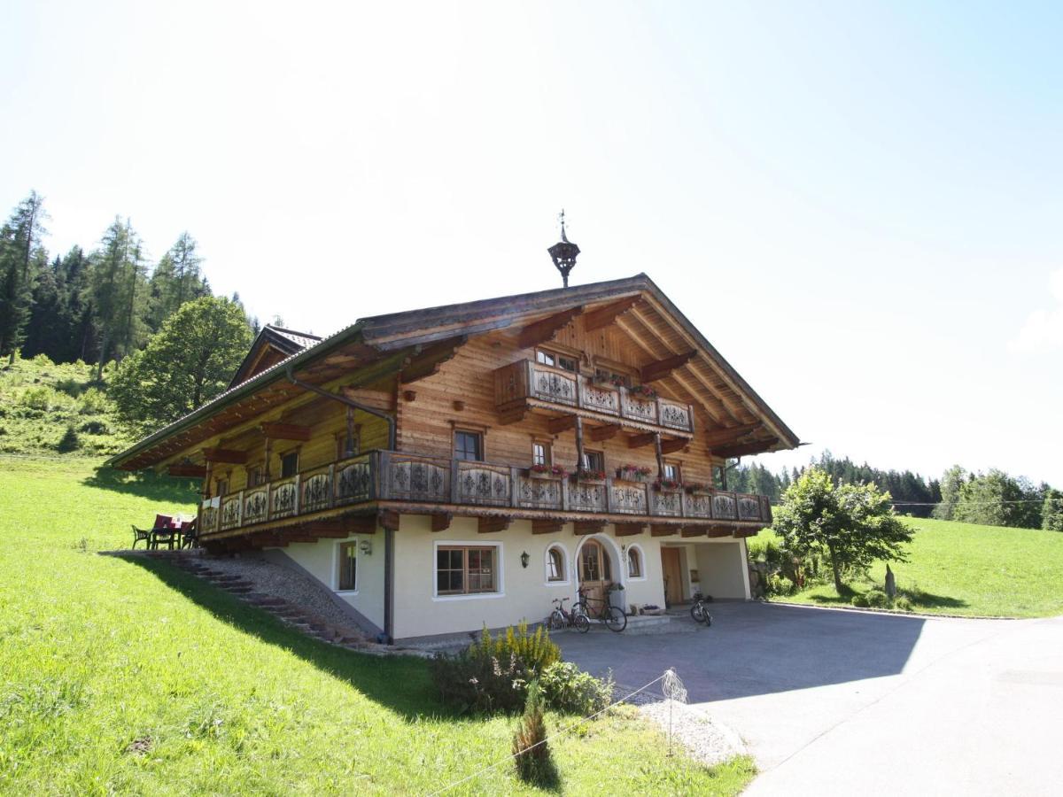 Villa On A Courtyard Near The Ski Area In Salzburg Эбен  Экстерьер фото